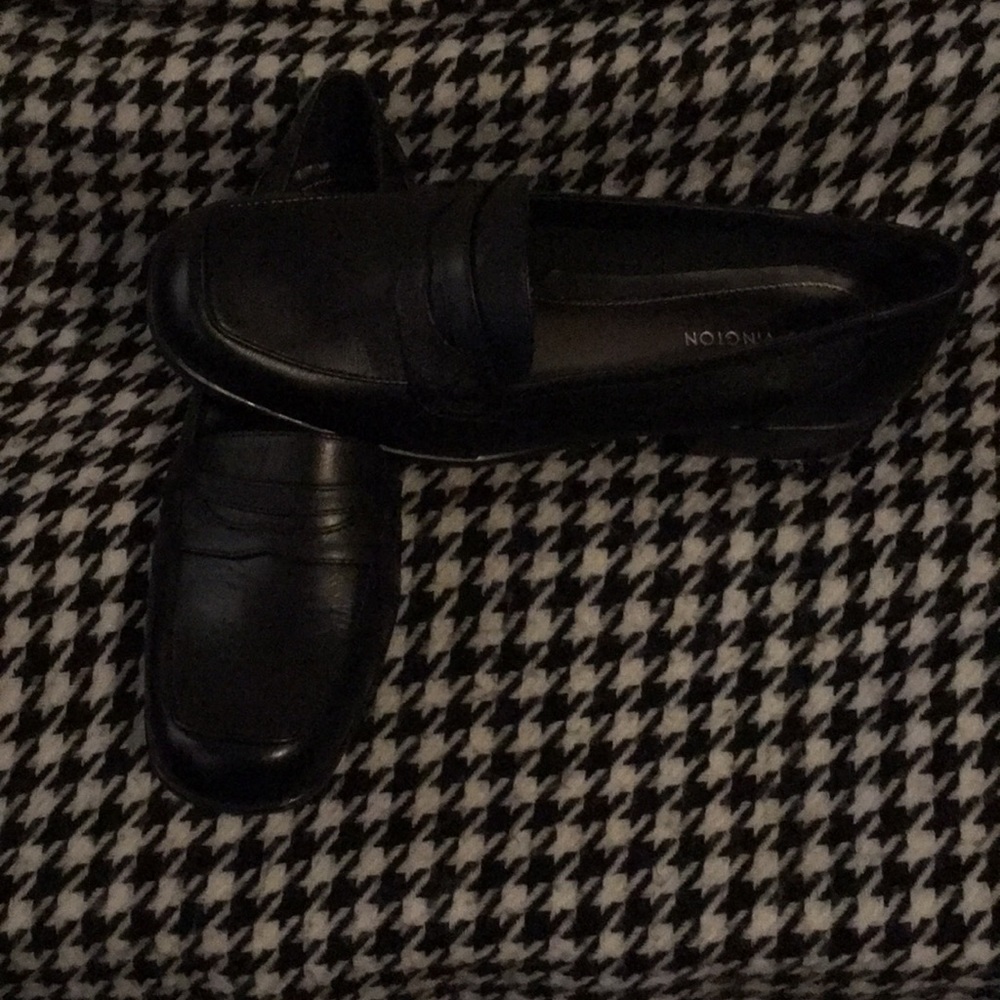 Shoe - Picture 2 of 2